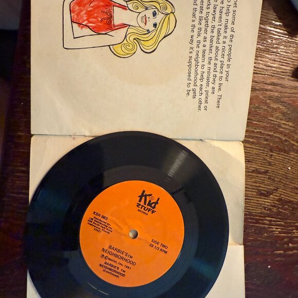 Barbie's Neighborhood Kid Stuff See Hear Read Book + Vinyl Record Untested - Picture 6 of 11
